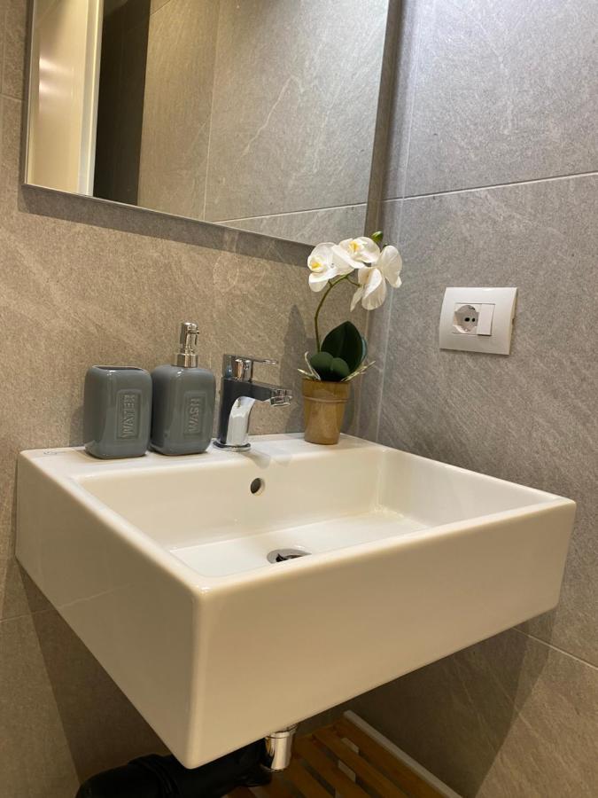 Living Studio Apartments Tiranë Ngoại thất bức ảnh