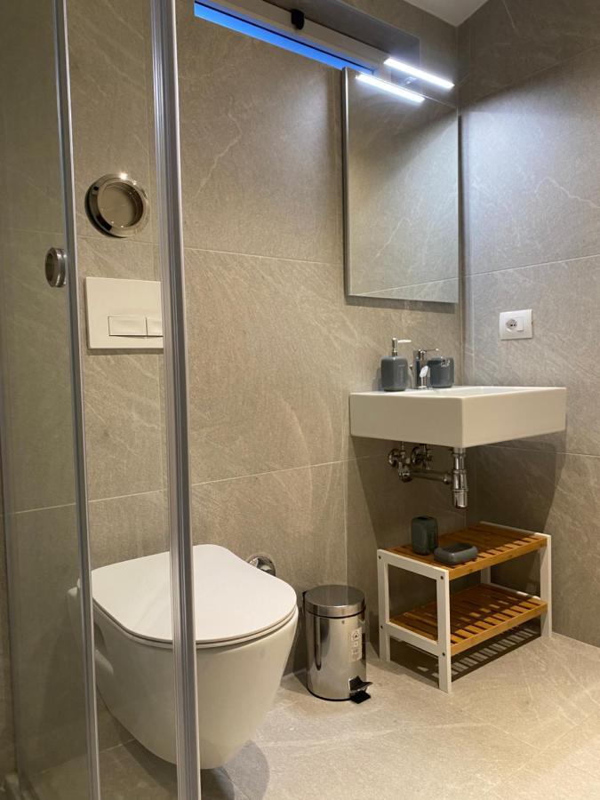 Living Studio Apartments Tiranë Ngoại thất bức ảnh