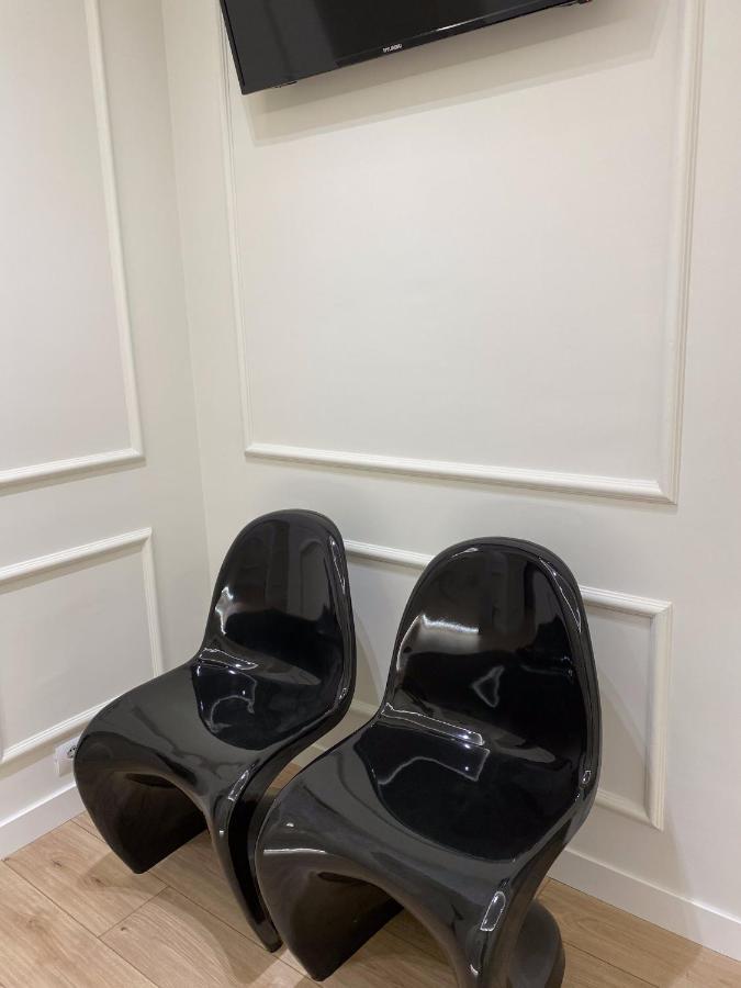 Living Studio Apartments Tiranë Ngoại thất bức ảnh