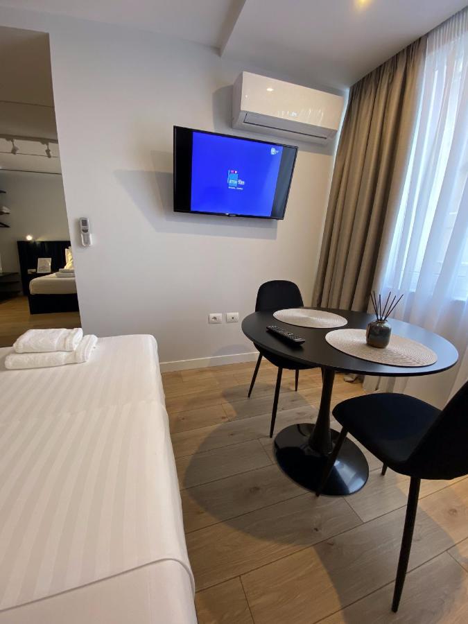 Living Studio Apartments Tiranë Ngoại thất bức ảnh