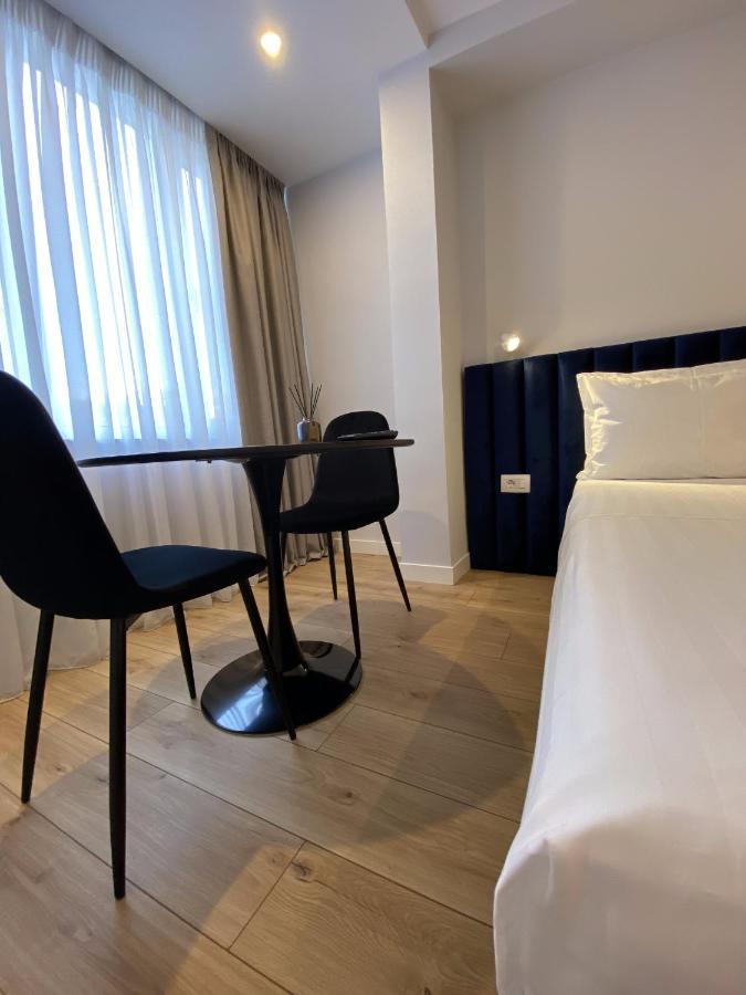 Living Studio Apartments Tiranë Ngoại thất bức ảnh