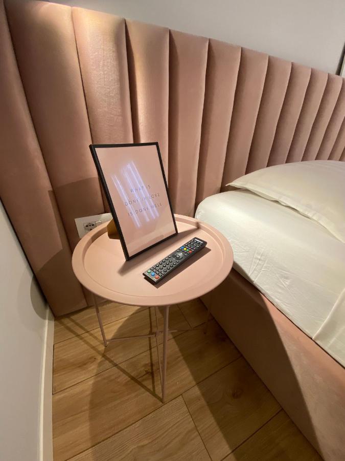 Living Studio Apartments Tiranë Ngoại thất bức ảnh