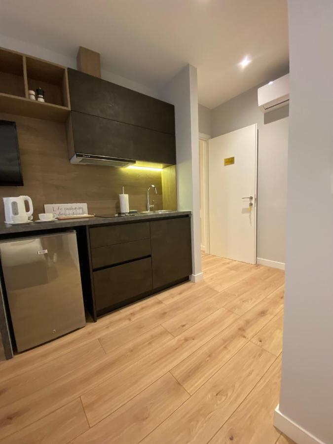 Living Studio Apartments Tiranë Ngoại thất bức ảnh