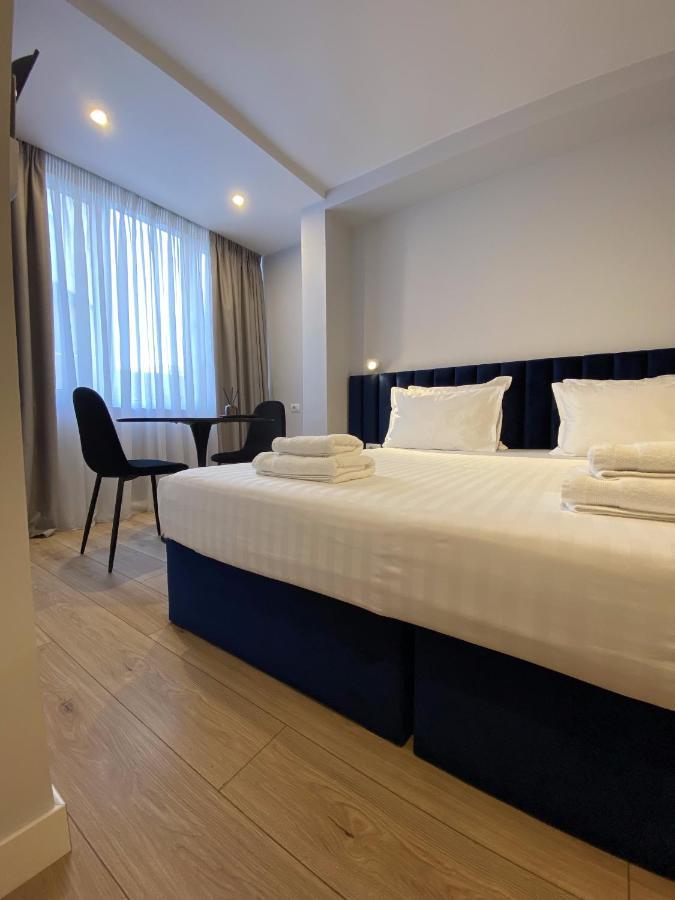 Living Studio Apartments Tiranë Ngoại thất bức ảnh