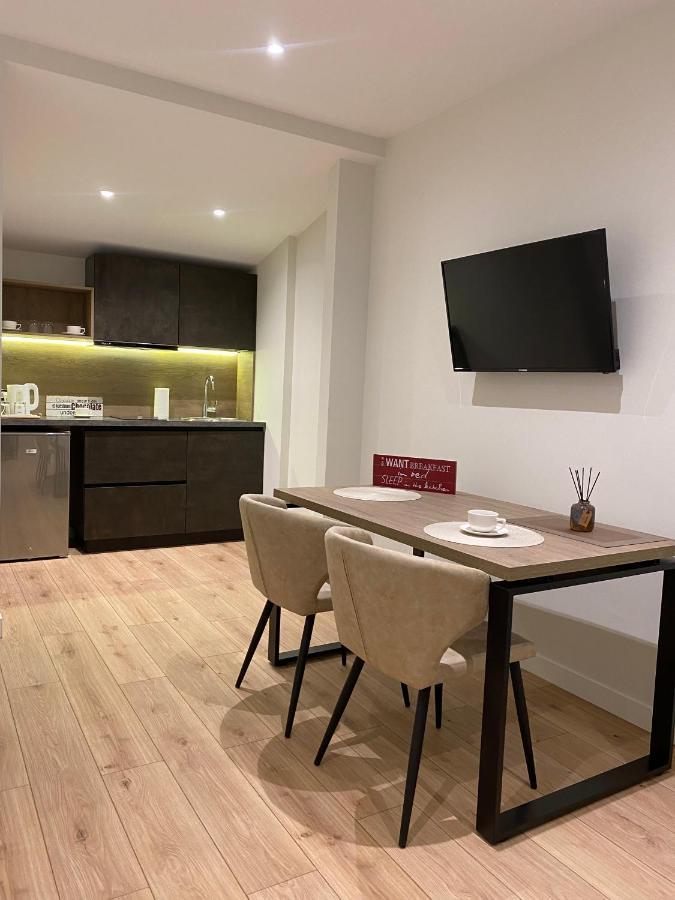 Living Studio Apartments Tiranë Ngoại thất bức ảnh