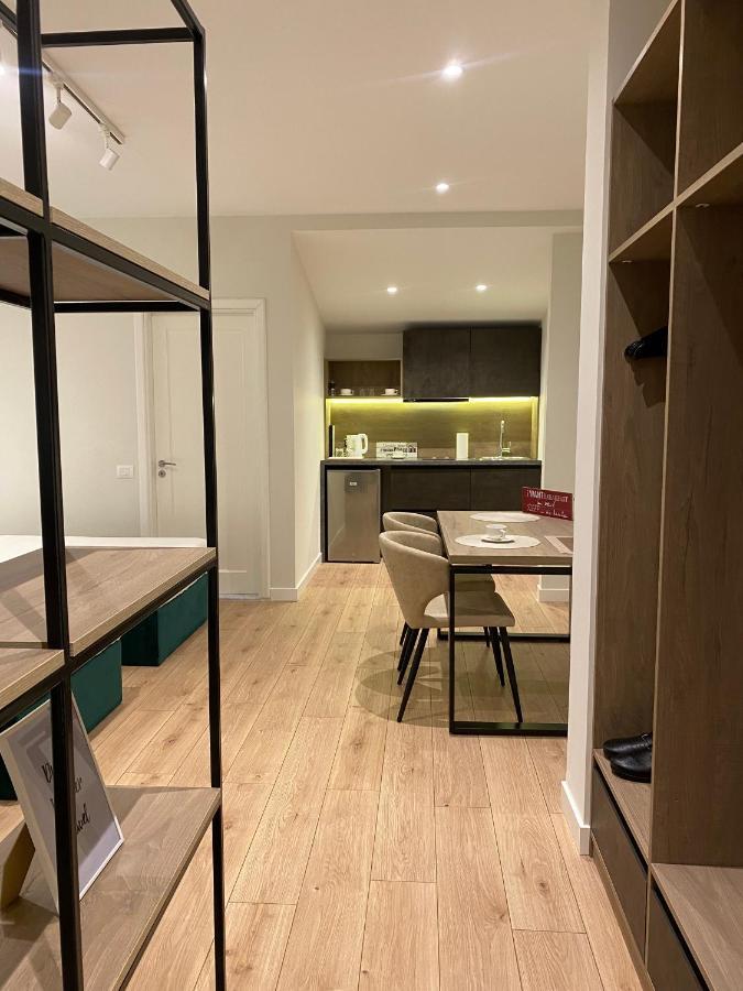 Living Studio Apartments Tiranë Ngoại thất bức ảnh