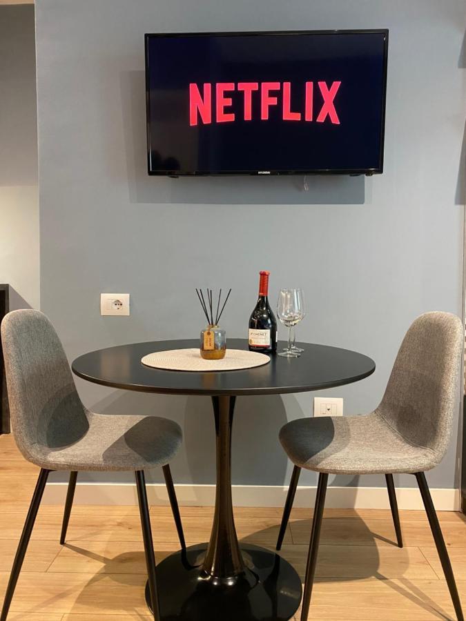 Living Studio Apartments Tiranë Ngoại thất bức ảnh