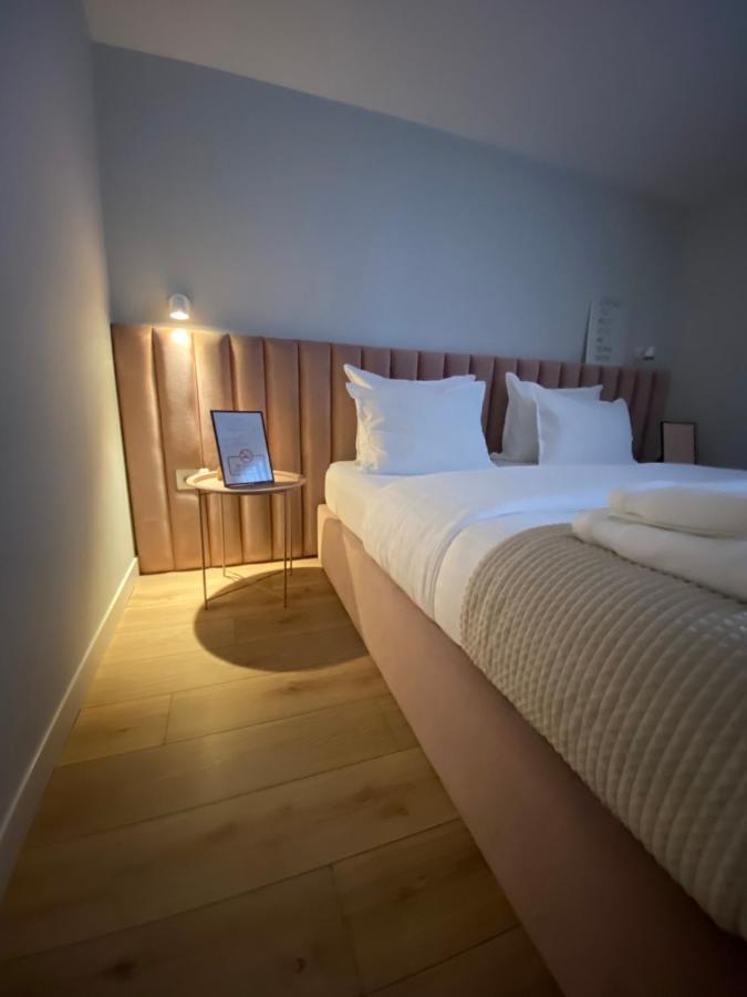 Living Studio Apartments Tiranë Ngoại thất bức ảnh